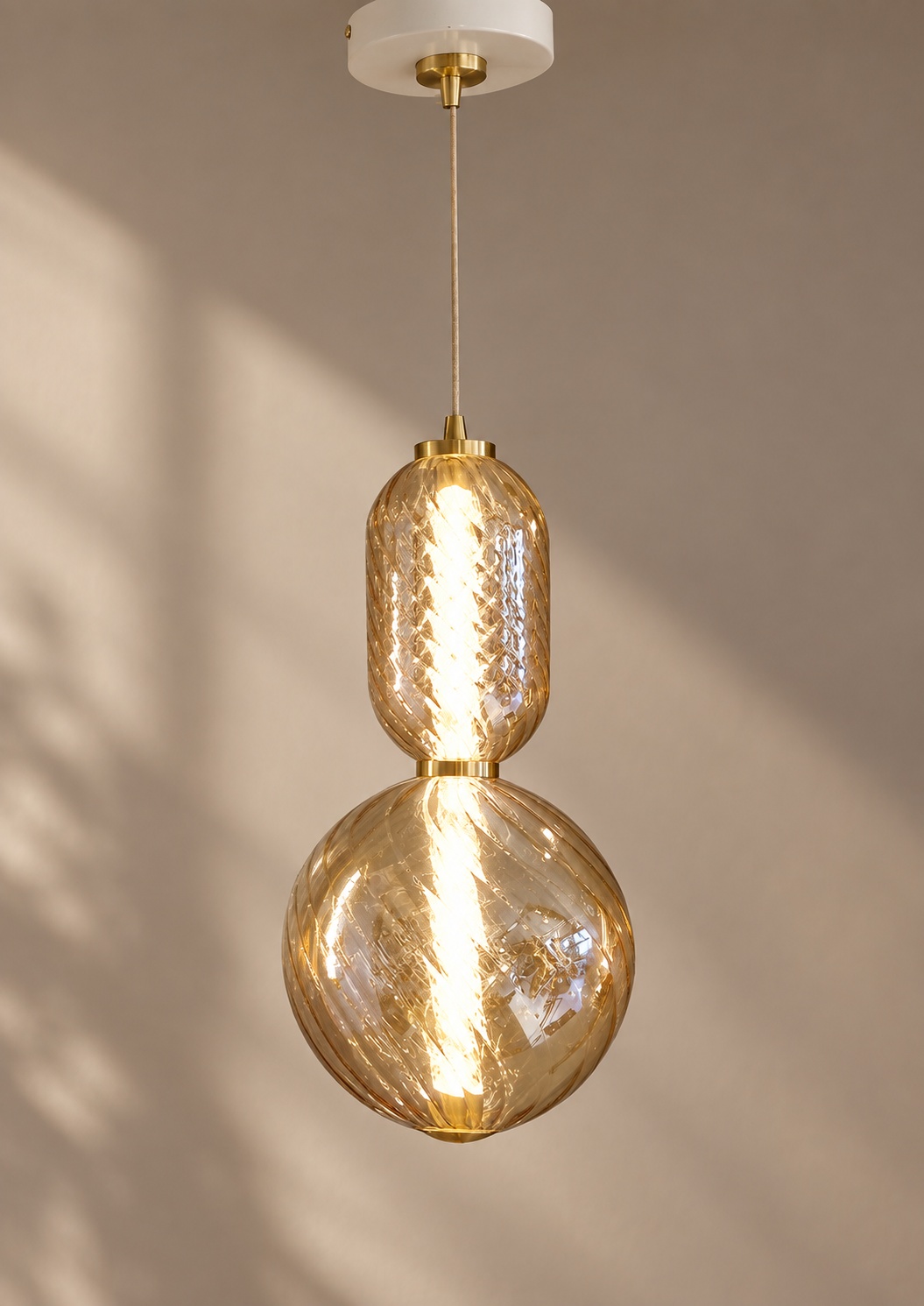 Suspension double volume en verre ambré texturé - vue 5