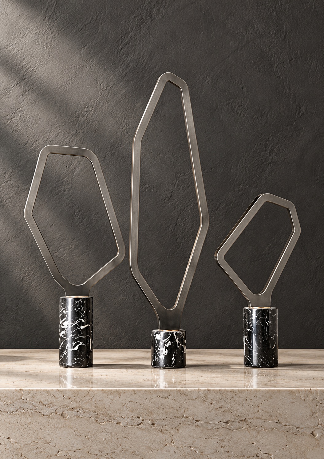 Trio de sculptures géométriques sur socles marbrés - vue 5
