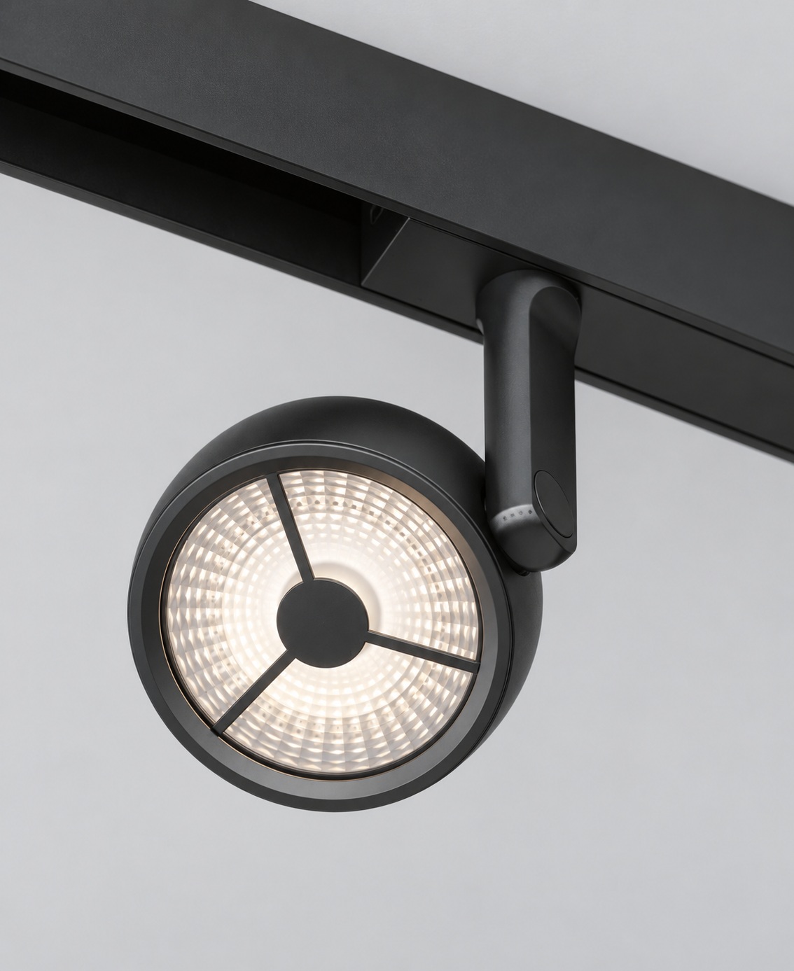 Spot rond orientable sur rail noir mat - vue 3