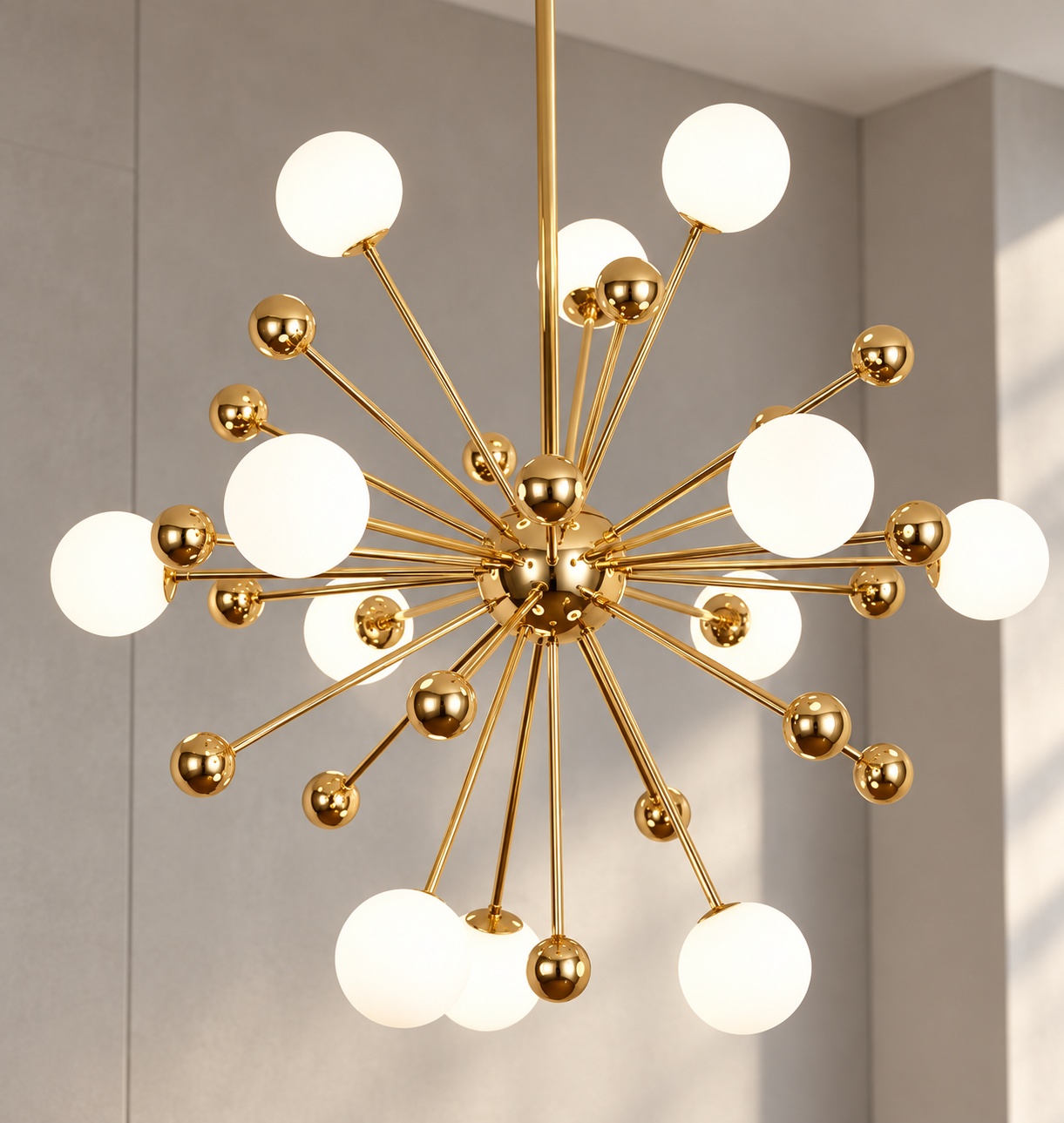 Lustre Sputnik doré à globes blancs - vue 2