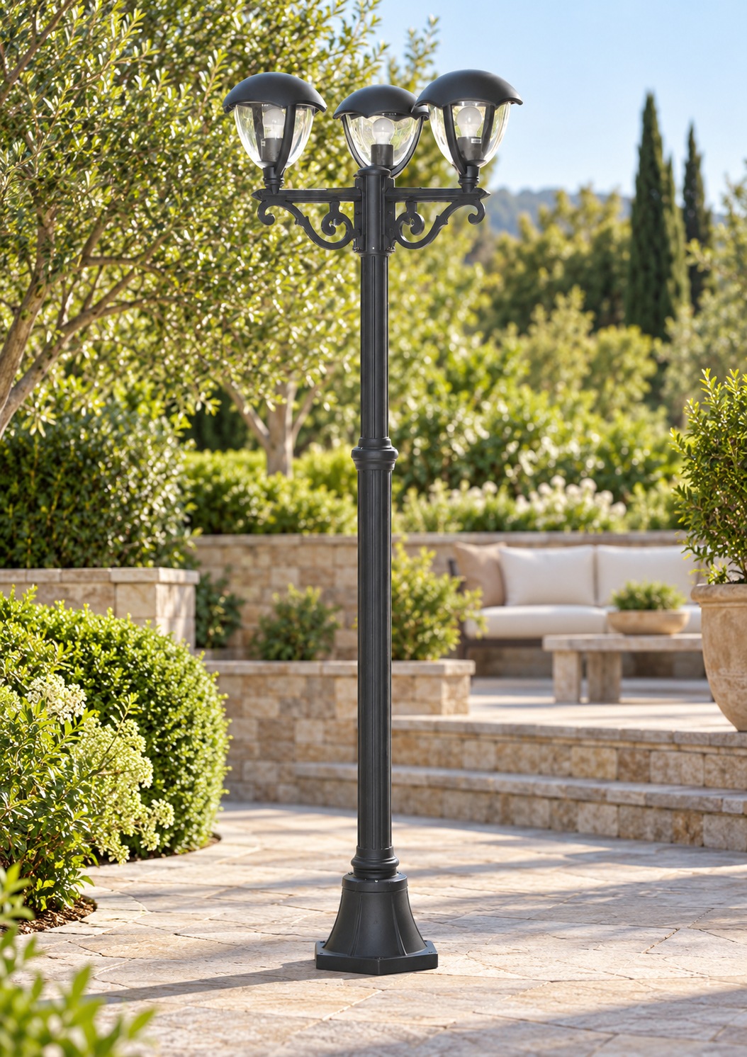 Poteau de jardin anthracite à trois lanternes - vue 4