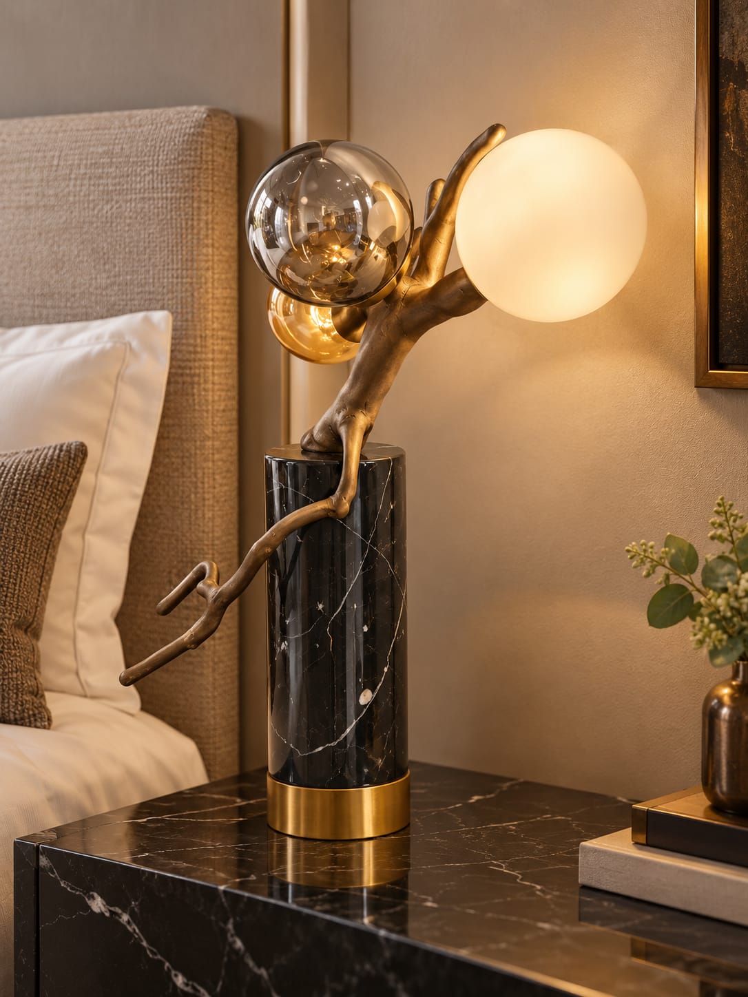 Lampe à poser sculpturale à trois globes - vue 4