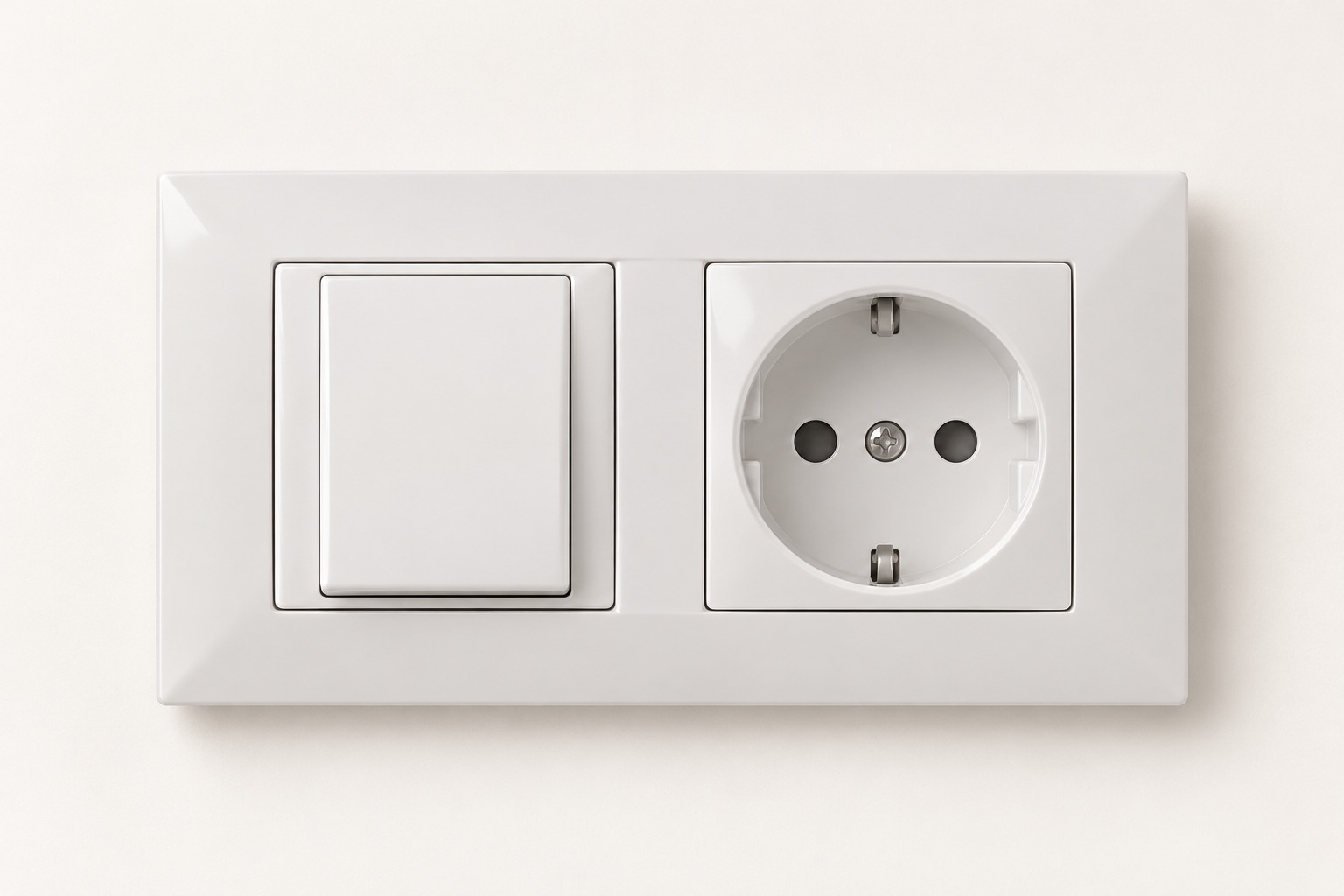Ensemble blanc interrupteur et prise - vue 2