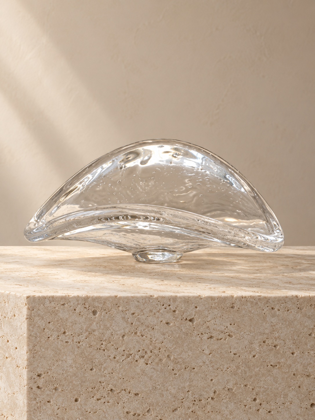 Coupelle sculpturale en verre transparent - vue 4
