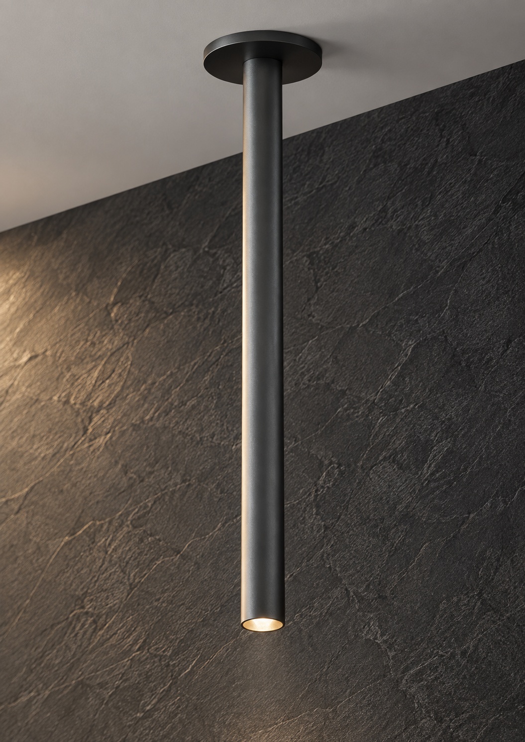 Plafonnier tubulaire long noir mat - vue 4