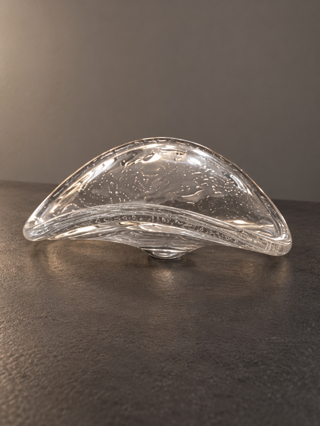 Coupelle sculpturale en verre transparent - vue 3