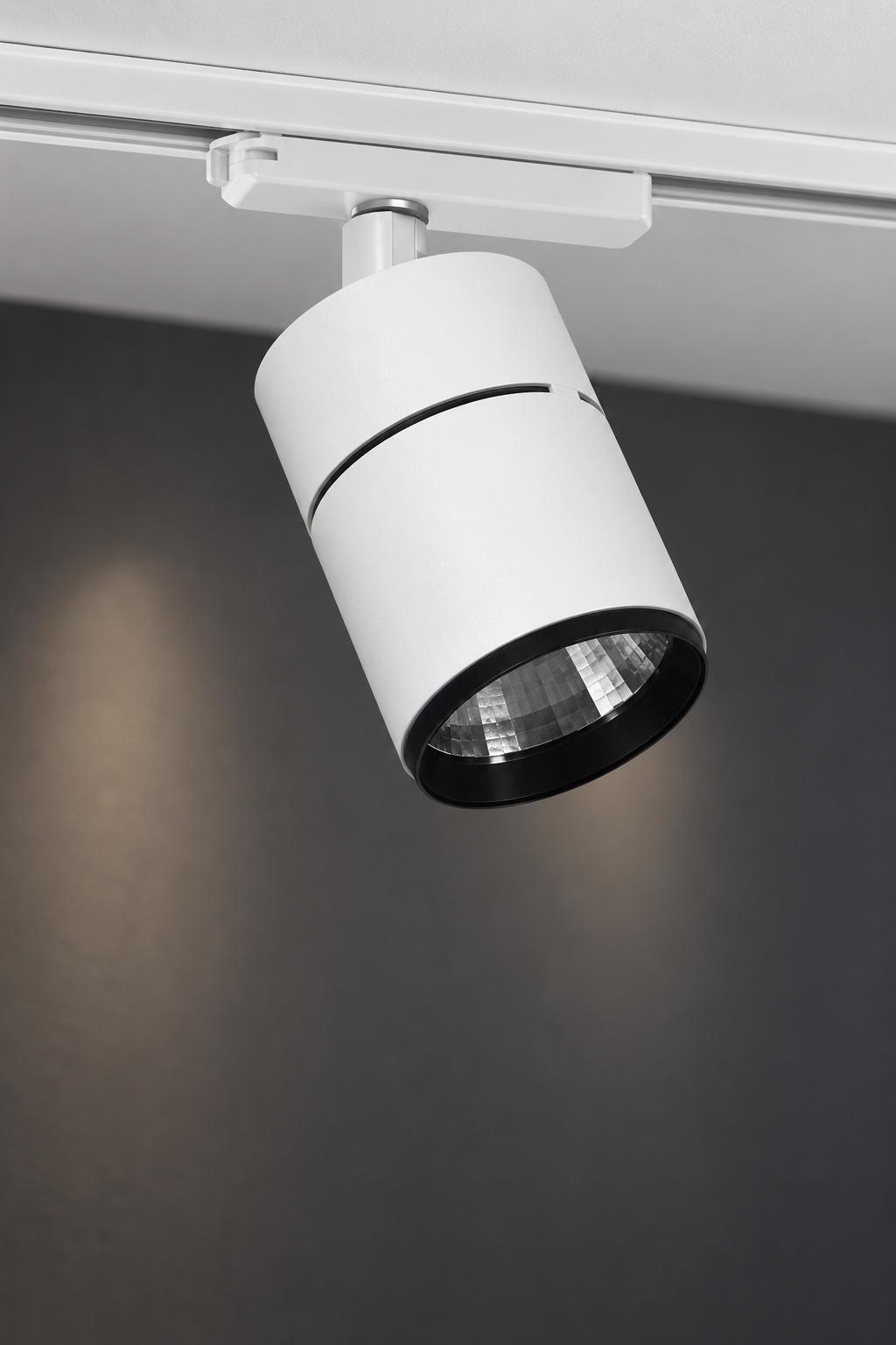 Spot cylindrique blanc orientable sur rail - vue 2
