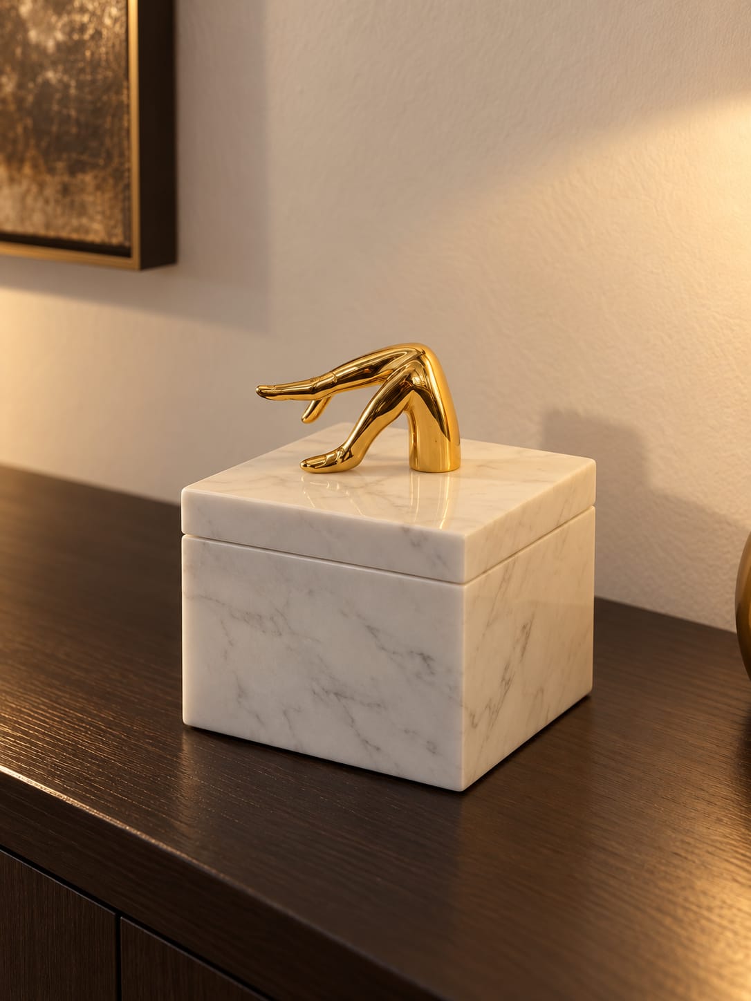 Boîte décorative effet marbre à poignée dorée - vue 3