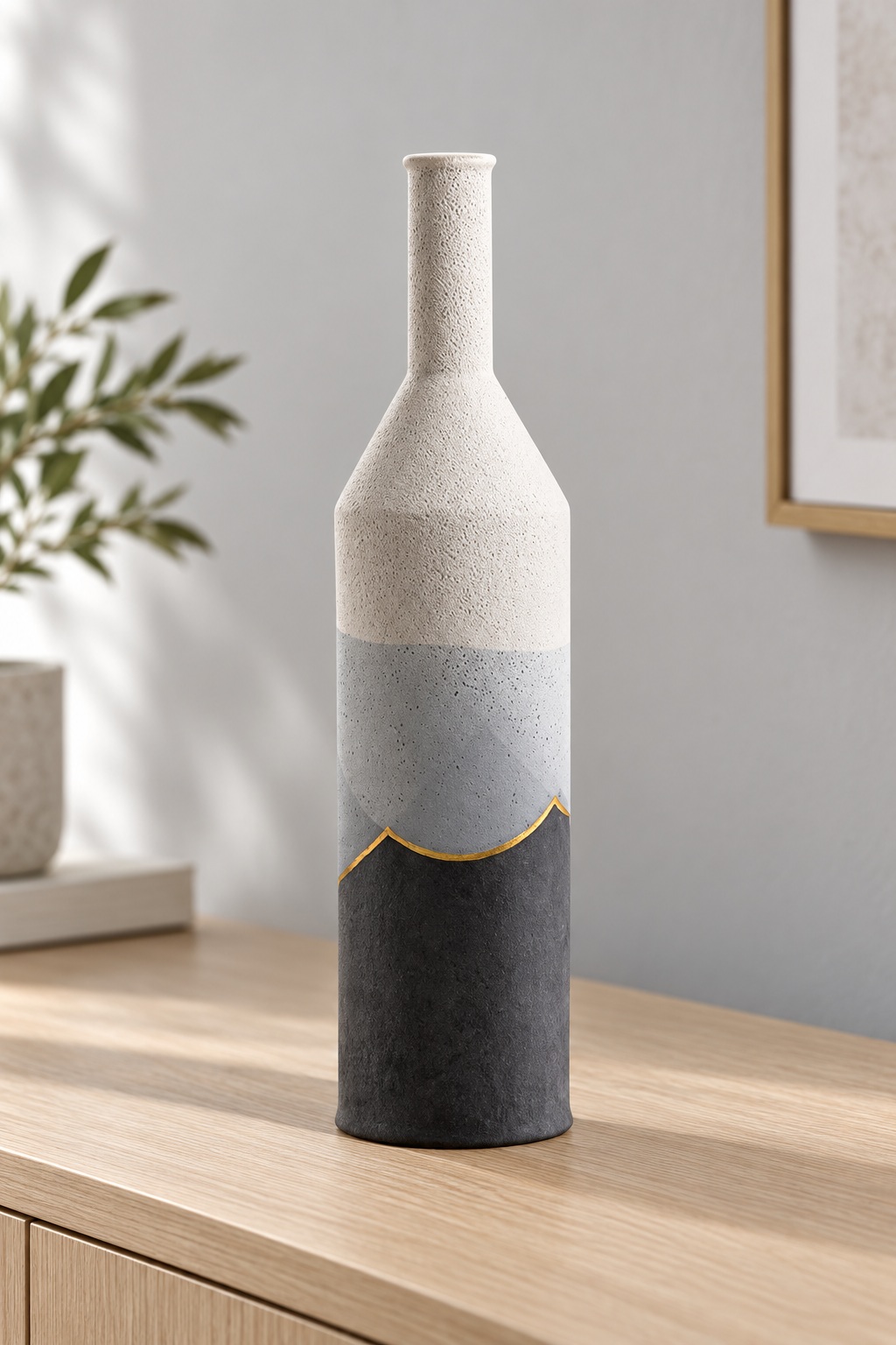 Vase bouteille élancé à liseré doré - vue 3
