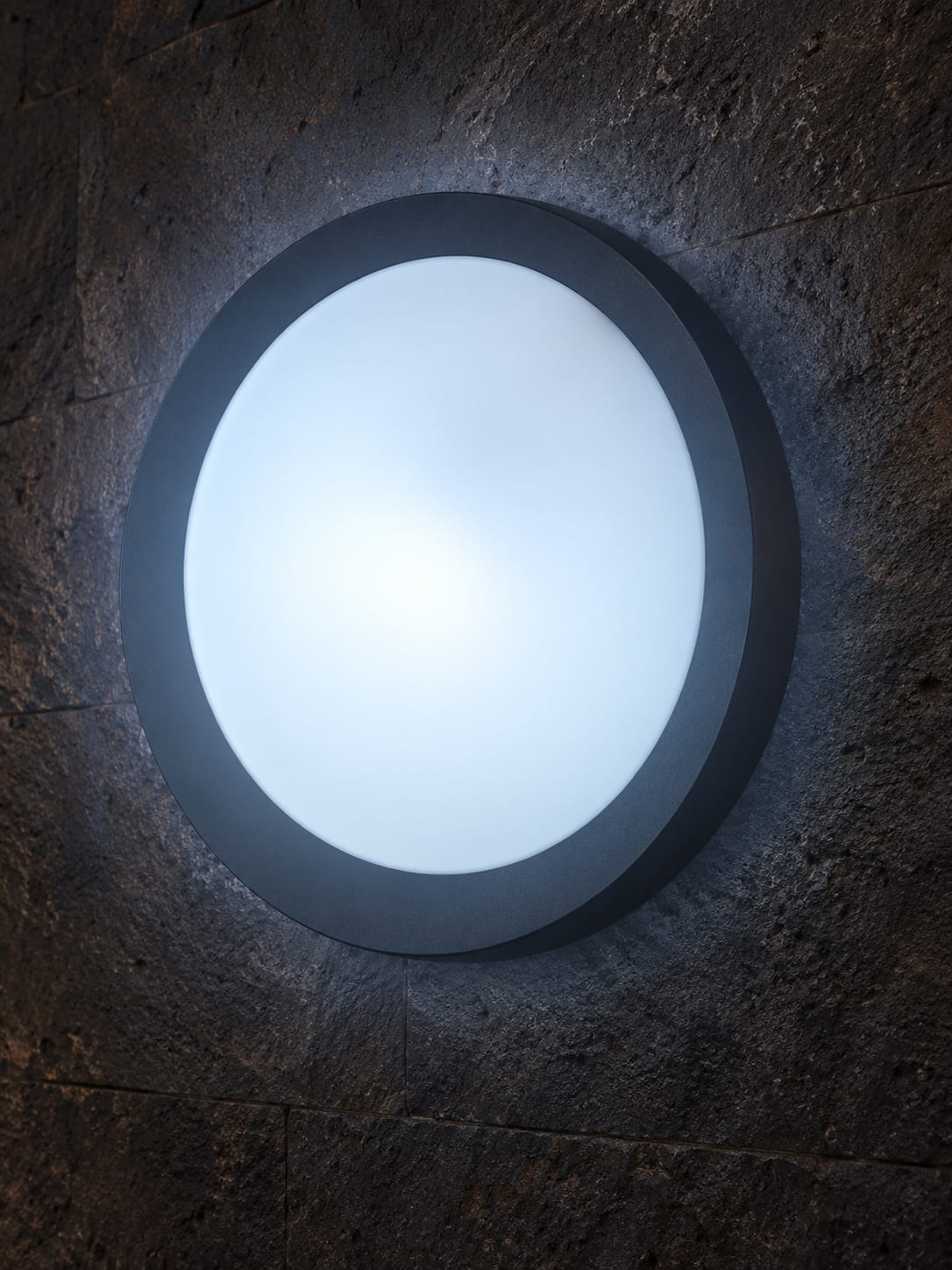Applique ronde anthracite à diffuseur opalin - vue 4