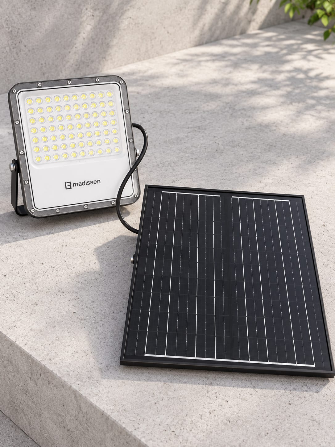 Projecteur LED solaire avec panneau déporté - vue 4