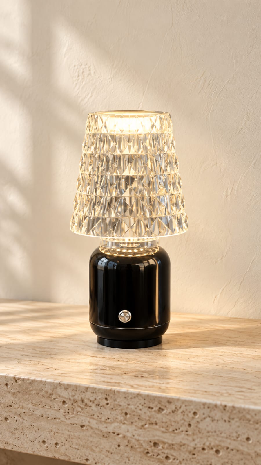 Lampe à poser noire à abat-jour facetté - vue 3