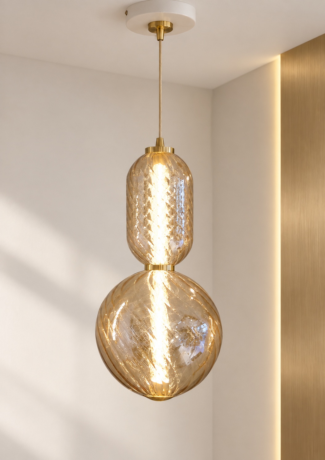 Suspension double volume en verre ambré texturé - vue 3