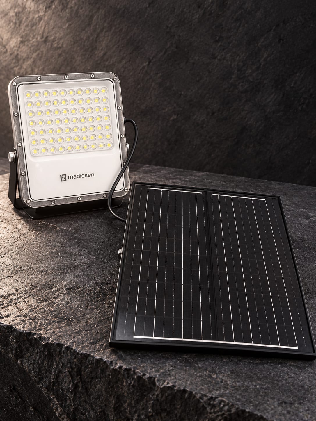 Projecteur LED solaire avec panneau déporté