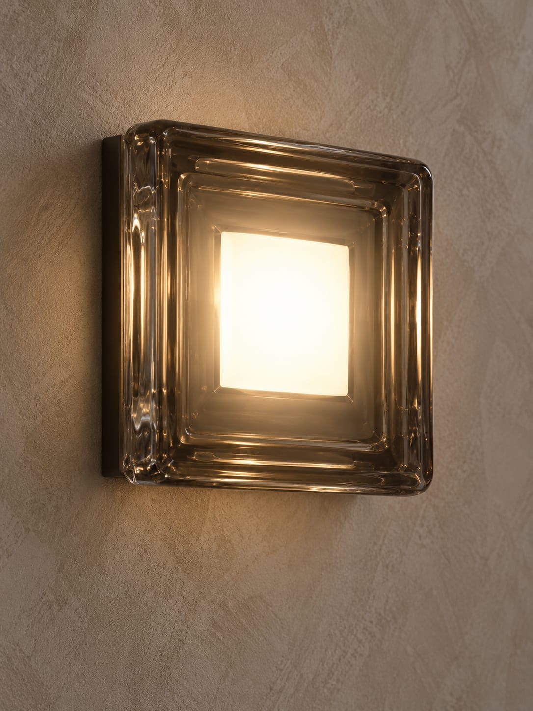 Applique  carrée fumée à reliefs