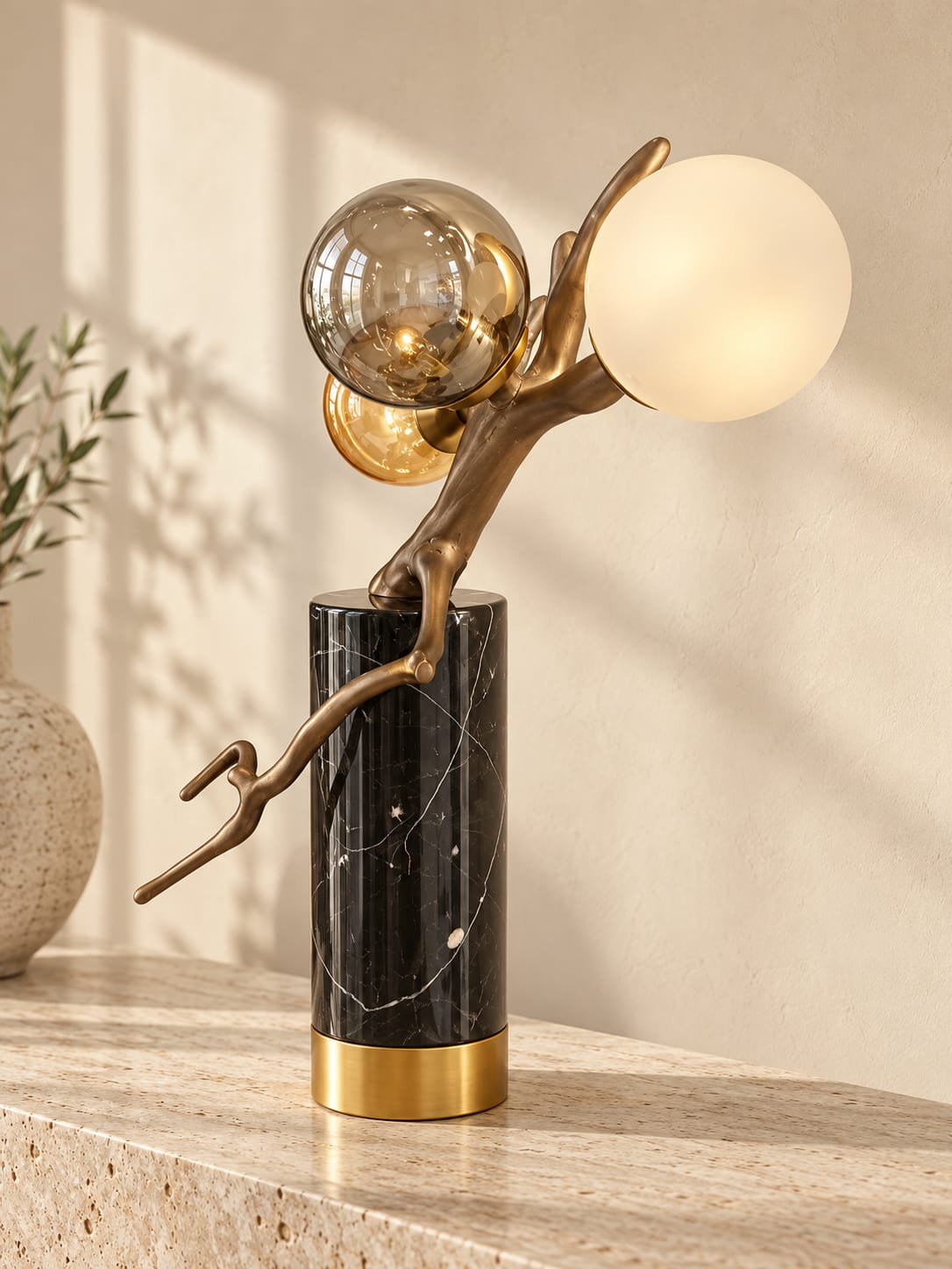 Lampe à poser sculpturale à trois globes