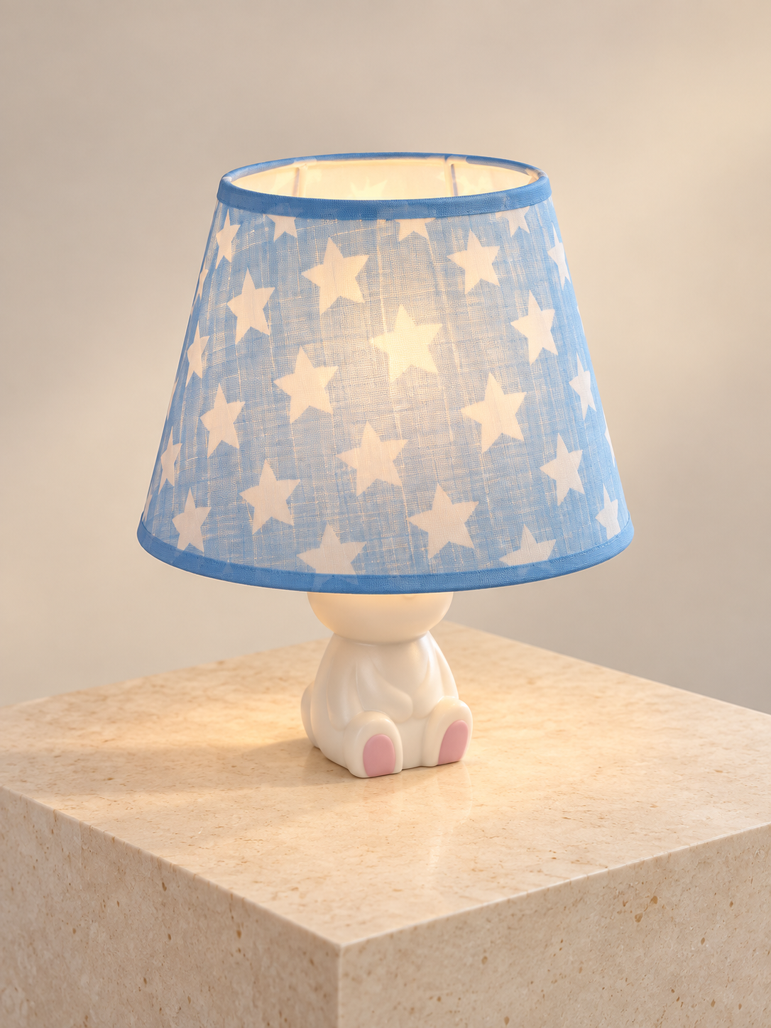Petite lampe bleue à étoiles