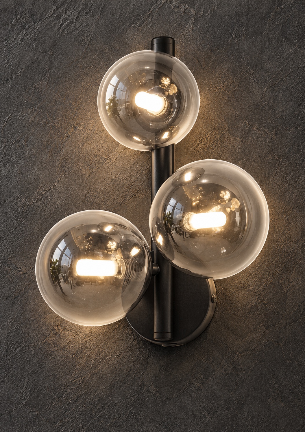 Applique murale noire à trois globes en verre fumé