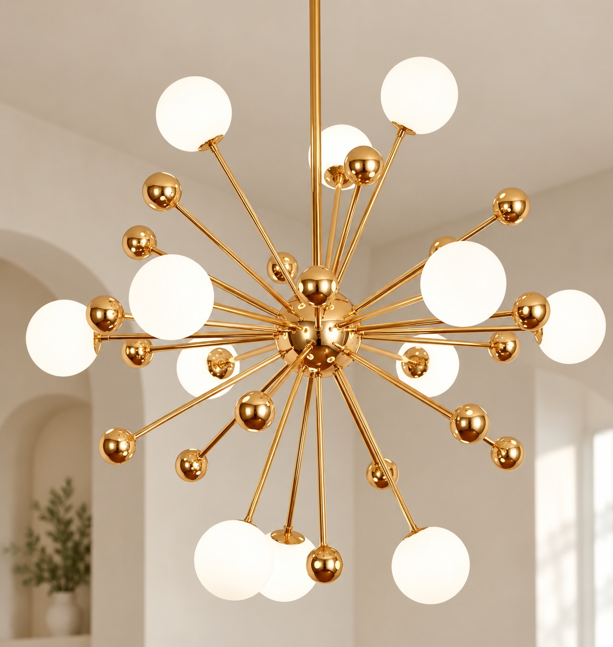 Lustre Sputnik doré à globes blancs
